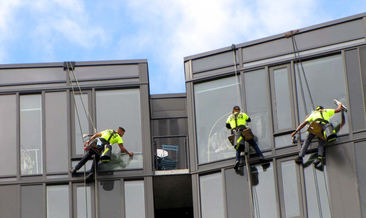 OSHA Window Cleaning Regulations: Safety Rules